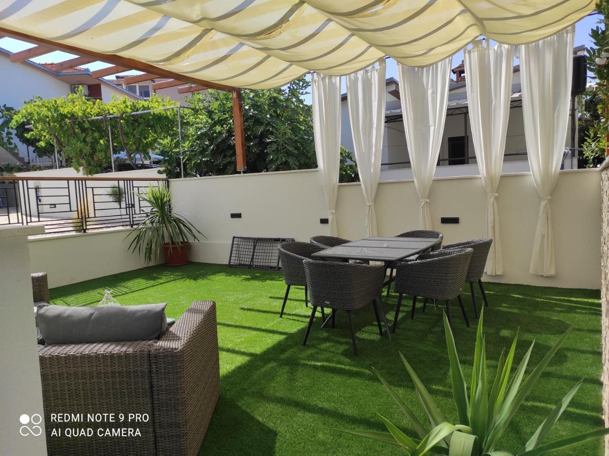 Villa Borna B20 Trogir Exterior photo
